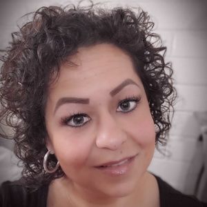 Meet your Posher, Lorena